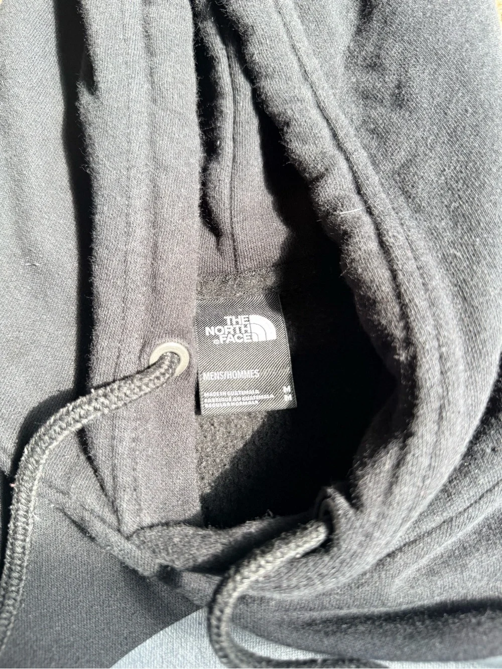 The NORTH FACE Trivert Pullover Hoodie Men’s in charcoal grey